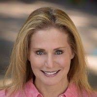 Julie Kendall's Instagram, Twitter & Facebook