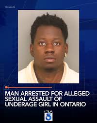 Полиция города Грешем арестовала местного тренера по гимнастике, которого  обвиняют в сексуальном насилии над несколькими несовершеннолетними  спортсменами. 📢 Новостной подкаст: https://apple.co/3WunH6Q 📻 Прямой  эфир: https://bit.ly/radio1040am По ...