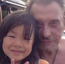 Laeticia hallyday, mariage, david hallyday et laura pourquoi johnny hallyday a refusé de voir une dernière fois david et laura. Laeticia Hallyday En Pleurs Lors De La Demande En Mariage De Johnny Toutes Les Actualites Des People