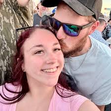 Any girls out there alone in a car, watch out for the homeless guys. They  are starting to lean into the car and grab for you while asking for cash. I  was