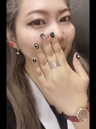 ลายเล็บไดโนเสาร์คอยาว: ไอเดียเพ้นท์เล็บน่ารักๆ