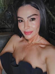 L U C Y H A R U T U N I A N (@lucyhartink) • Instagram photos and videos