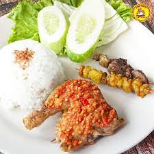 Pedas Mampus 5 Tempat Makan Ayam Gepuk Dengan Sambal Super Pedas