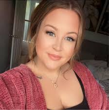 Erika Downey's Instagram, Twitter & Facebook