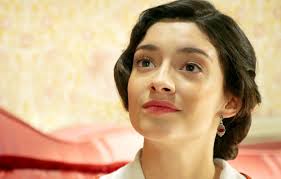 No acostumbro criticar a los guionistas, pero esta vez si hubieron ✌️ DOS  cosas que se pasaron de incoherentes ultimamente: 1. Que José Juan se crea  con el derecho de obligar a