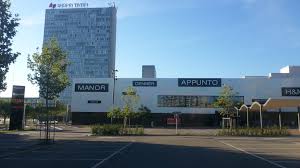 Das grösste shopping center der schweiz auf über. Manor Spreitenbach Offnungszeiten Adresse Neuigkeiten