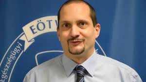 Simon Géza 9. A osztály osztályfőnöke