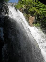 Si am plecat la 7:30 din cartierul poiana tapului (busteni) pe traseul turistic ce urca la cascada urlatoarea, marcat cu punct albastru. The Legend Of Urlatoarea Waterfall Review Of Cascada Urlatoarea Busteni Romania Tripadvisor