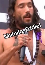 Landon Mcnamara Wave at Eddie