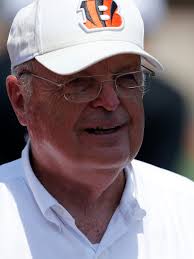 Jack Schiff misidentified as Bengals owner Mike Brown during CBS' broadcast