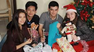 Firman, namun tanpa kata, tuan, namun tanpa hak, raja, namun tanpa takhta, nur di malam yang pada hari natal, mari, nyanyilah! Ada Yang Kurang Pada Perayaan Natal Cassandra Lee Tahun Ini Tribunnews Com Mobile