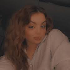 Photographers for mini fall shoots?