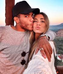 Jonathan dos santos ramírez is a mexican professional footballer who plays as a midfielder for major league soccer club la galaxy, whom he c. Jonathan Dos Santos Y Marta Carriedo Cancelan Su Compromiso Matrimonial