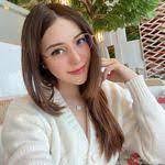 Danielle Yonan's Instagram, Twitter & Facebook