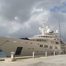 This slice of caribbean upstairs, you will learn about cartagena's vital role in colombian independence and the history of colombia's navy. Yacht Port Cartagena Marina Colombia Match Ship