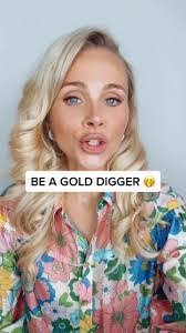 Jocelyn Fink's Instagram, Twitter & Facebook