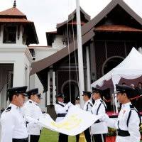 Istana syarqiyyah terletak berdekatan pantai chendering, kuala terengganu. Royal Terengganu Palace Istana Syarqiyyah