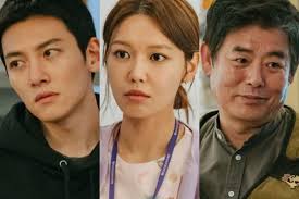 Ver: Song Joong Ki y Choi Sung Eun se encuentran en los momentos más bajos  de sus vidas en el teaser de “My Name Is Loh Kiwan”