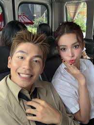 Bùng binh tình ái" hot nhất hiện tại: Tiểu Vy đăng đàn ngập drama, người  yêu tin đồn Quốc Anh liền tung bức ảnh gây xôn xao