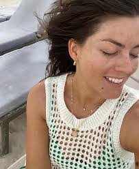 Karla Laing's Instagram, Twitter & Facebook