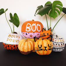 Go for natural looks with no painting or just chalk painting a bit and you'll have. 28 No Carve Pumpkin Decorating Ideas That Only Look Fancy