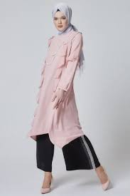Armine Firfirli Tunik Modelleri Moda Tesettur Giyim Moda Stilleri Moda Giyim