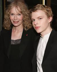 He is clearly using and he lies to the world about what really happened to his stepsiblings with mia farrow and woody allen. Dragon Ronan Farrow Has Woody S Wit And Sinatra S Charm