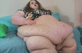 ssbbw - Rub her belly