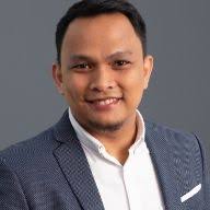 John Joenelle V Nudo