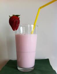 Erdbeermilch Selber Machen Rezept Frag Mutti In 2020 Dairy Drinks Vegetable Drinks Healthy Eating Tips