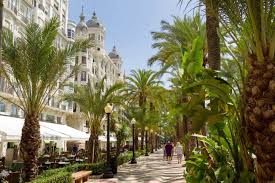 L'esplanada, comme on la nomme ici, passe pour être une des plus belles. Acheter En Espagne Alicante Acheter En Espagne