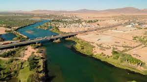 The lower colorado river in arizona abounds with scenic beauty and recreational opportunities. Vista Aerea Del Rio Colorado California Arizona Border Paisaje Escenico Video De Stock C Helena Mozhjer 211715818