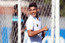 Produzimos dvd para jogadores de futebolmelhores momentos do atleta yuri alberto 2019. Artilheiro Da Base Yuri Alberto Assina Contrato Profissional Com O Santos Diario Do Litoral