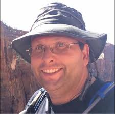 Cleaning meat grinder with ice cubes