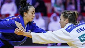 Jun 07, 2021 · joana ramos ainda avançou para a repescagem, onde derrotou a belga amber ryheul, mas perdeu a medalha de bronze contra a suíça fabienne kocher. Giles Shines Gold In Tel Aviv British Judo