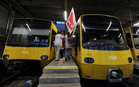 Mit dem super sparpreis reisen sie in der 2. Fotostrecke Stuttgart Beschaftigte Im Offentlichen Dienst Legen Arbeit Nieder Klinikum Stuttgart Sowie Busse Und Bahnen Der Ssb Betroffen Streik In Esslingen Am Dienstag Ganztagiger Warnstreik Am Montag Stuttgart Esslinger Zeitung