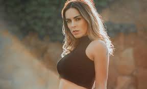Maura rivera's source of wealth comes from being a reality star. No Lo Creeras Maura Rivera Responde A Comentario Machista Tras Publicar Baile En Sus Redes Video