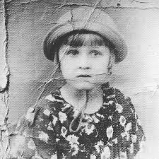 El día de hoy recordamos a Winter Yrenea Ojeda Rouyer, La niña vidente de  El Triunfo. Quien fue asesinada el 3 de octubre de 1940 en Arroyo Hondo. Su  historia es una