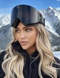 A goldie girl wearing our Goldie Fox glasses✨💫