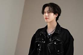 Ten and lisa's part during their dance collaboration definitely was iconic. Got7 S Yugyeom Officially Starts His Solo Career With Aomg Family