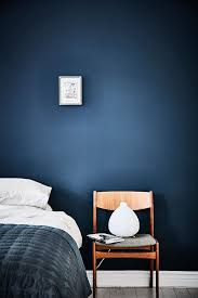Crisp Home With Painted Walls Via Cocolapinedesign Com Blue Bedroom Walls Dark Blue Bedrooms Blue Bedroom Paint
