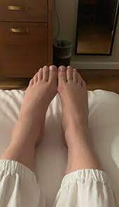 Daisy stone feet