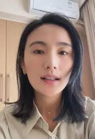 Ly hôn hơn 10 năm, Lý Á Bằng vẫn không quên được Vương Phi, vợ cũ nói 1 câu  gây chú ý