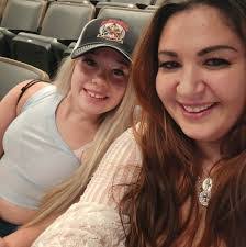 Elizabeth Halverson's Instagram, Twitter & Facebook