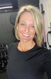 Julie Clouse's Instagram, Twitter & Facebook