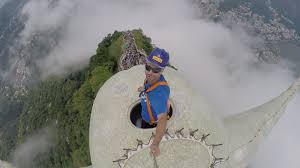 O cristo redentor no rio de janeiro foi eleito uma das 7. Portal Olhar Dinamico O Cinegrafista Da Rede Vida De Televisao Bruno Ribeiro Vive Momento Marcante Ao Registrar Imagens No Braco E Cabeca Do Cristo Redentor Na Cidade Maravilhosa Confira Materia Abaixo