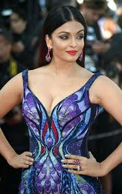 Looking Hot Aishwarya Rai Bachchan Bollywood Celebrities Indian Bollywood Actress Bollywood Actress Hot Photos