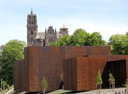 7 Raisons De Visiter Le Musee Soulages A Rodez Musee Soulages Musee Soulages Rodez Cathedrale De Rodez