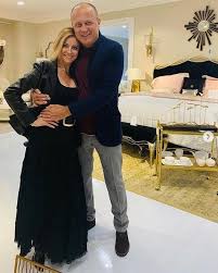 Dan si camelia sucu au vandut actiunile pe. Diana Sucu Despre CÄƒsnicia Sa Cu Omul De Afaceri Dan Sucu Juratul De La Imperiul Leilor Cand L Am Intalnit Pe Dan Am Avut Un Puternic Sentiment De Deja Vu