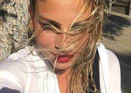 Grazie di cuore ️‍🔥… • see 4,446 photos and videos on their profile. Emma Marrone Instagram La Camicetta Si Apre Post Da Capogiro